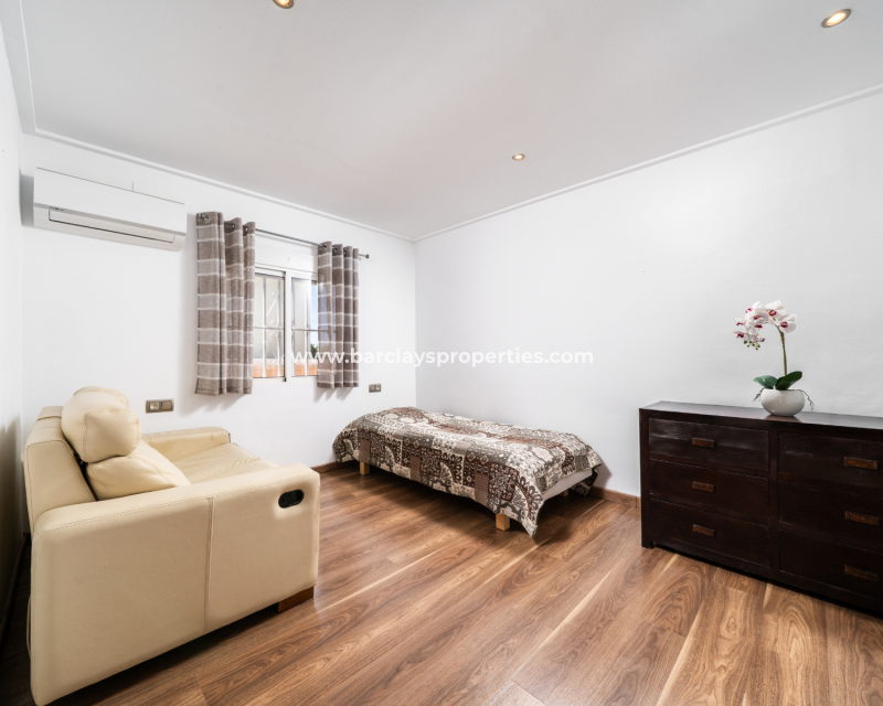 Resale - Detached - Urb. La Marina