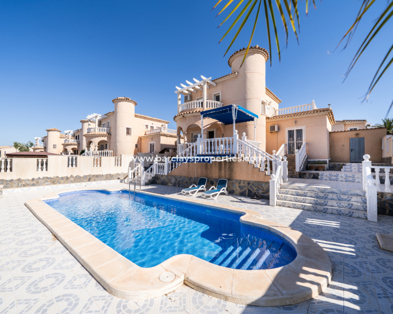 Resale - Detached - Urb. La Marina