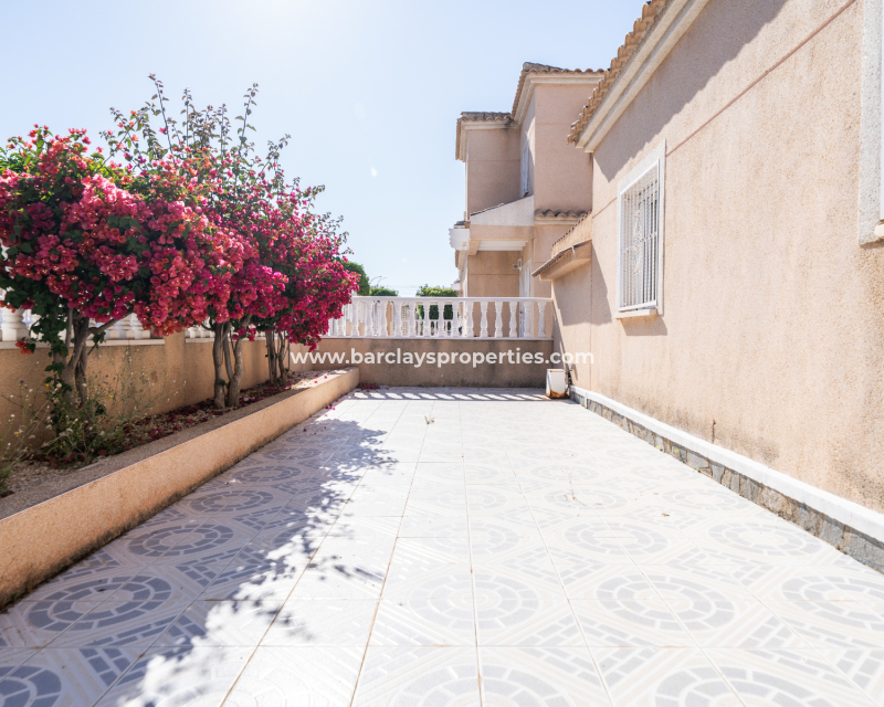 Resale - Detached - Urb. La Marina