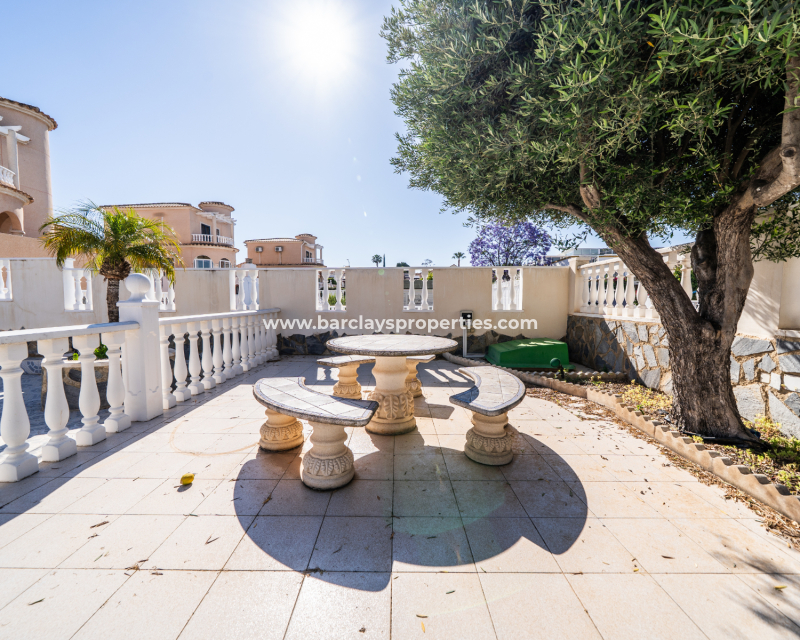 Resale - Detached - Urb. La Marina