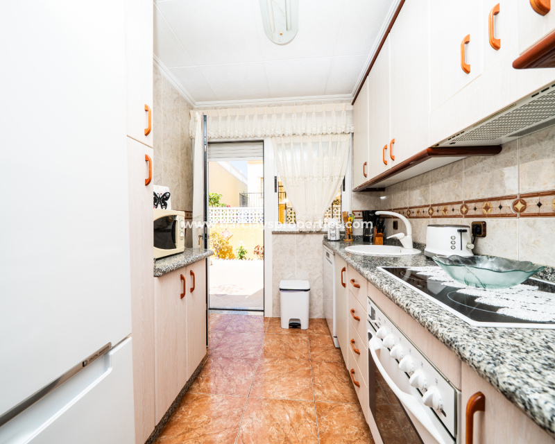 Resale - Detached - Urb. La Marina