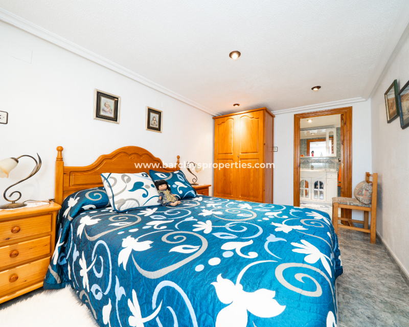 Resale - Detached - Urb. La Marina