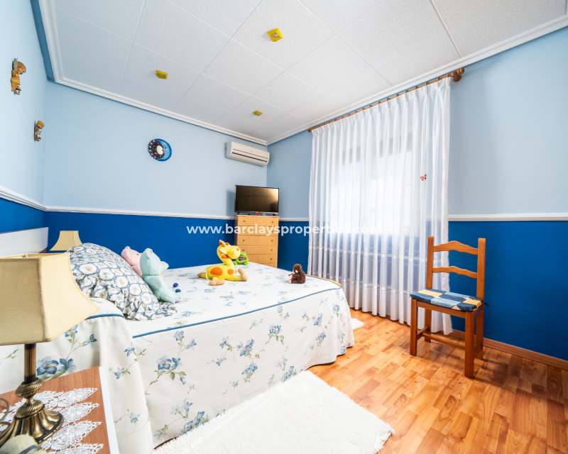 Resale - Detached - Urb. La Marina