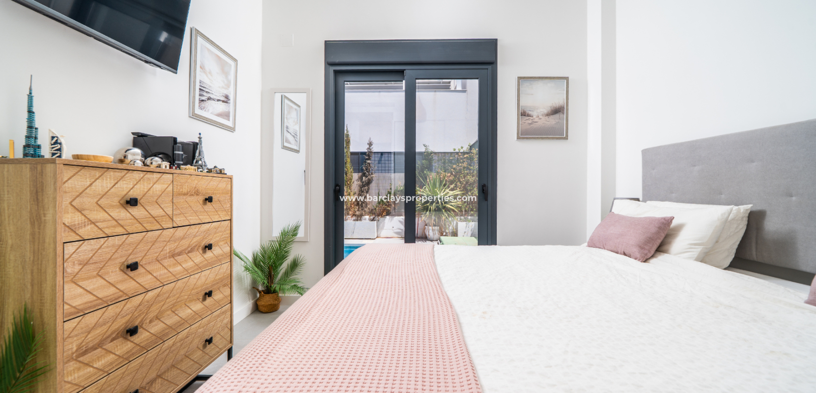 Resale - Detached - Urb. La Marina