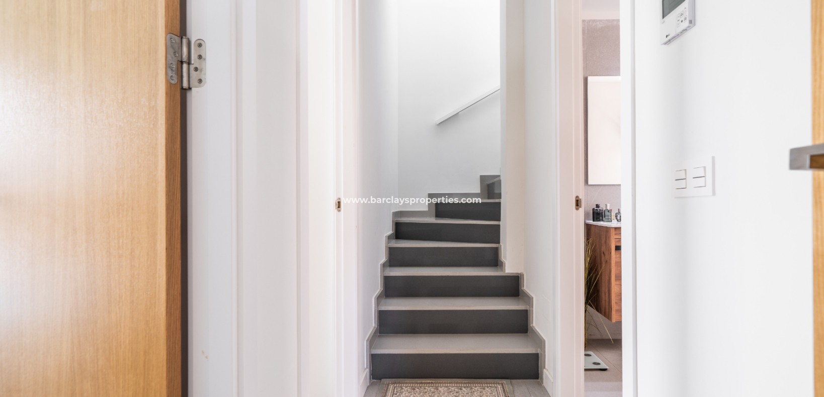 Resale - Detached - Urb. La Marina