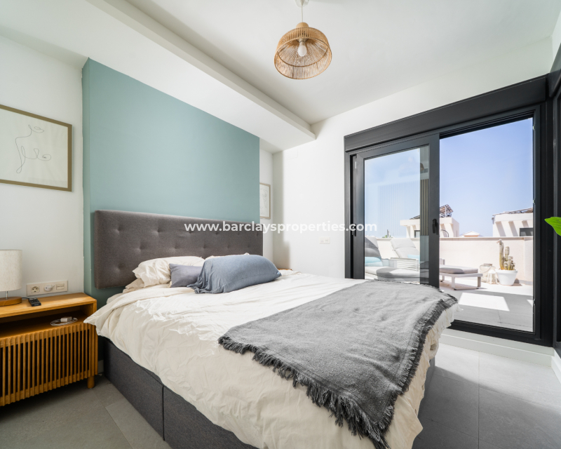 Resale - Detached - Urb. La Marina