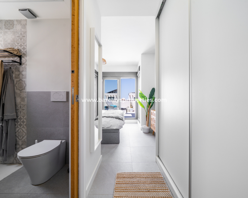 Resale - Detached - Urb. La Marina