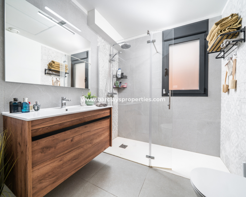 Resale - Detached - Urb. La Marina