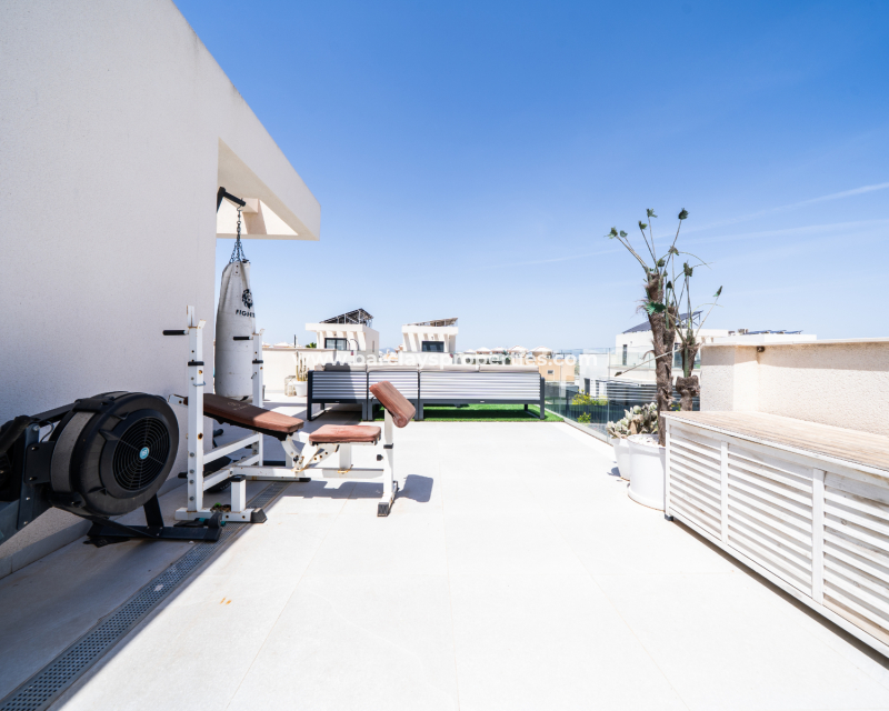 Resale - Detached - Urb. La Marina