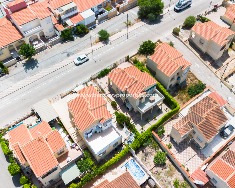 Resale - Detached - Urb. La Marina