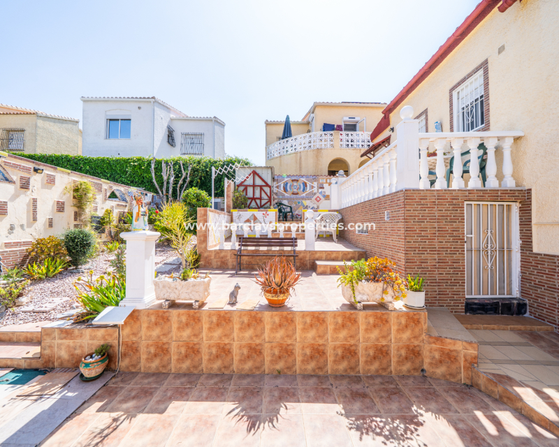 Resale - Detached - Urb. La Marina