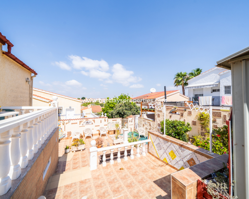 Resale - Detached - Urb. La Marina