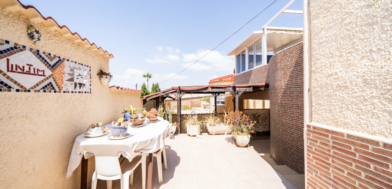 Resale - Detached - Urb. La Marina
