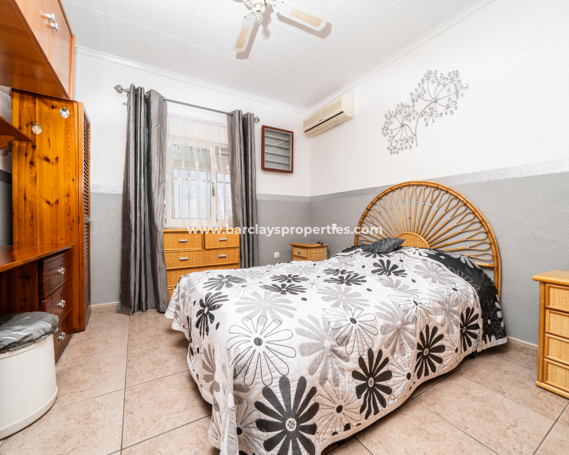 Resale - Detached - Urb. La Marina