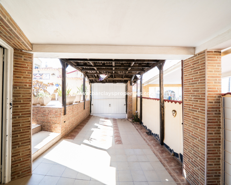 Resale - Detached - Urb. La Marina