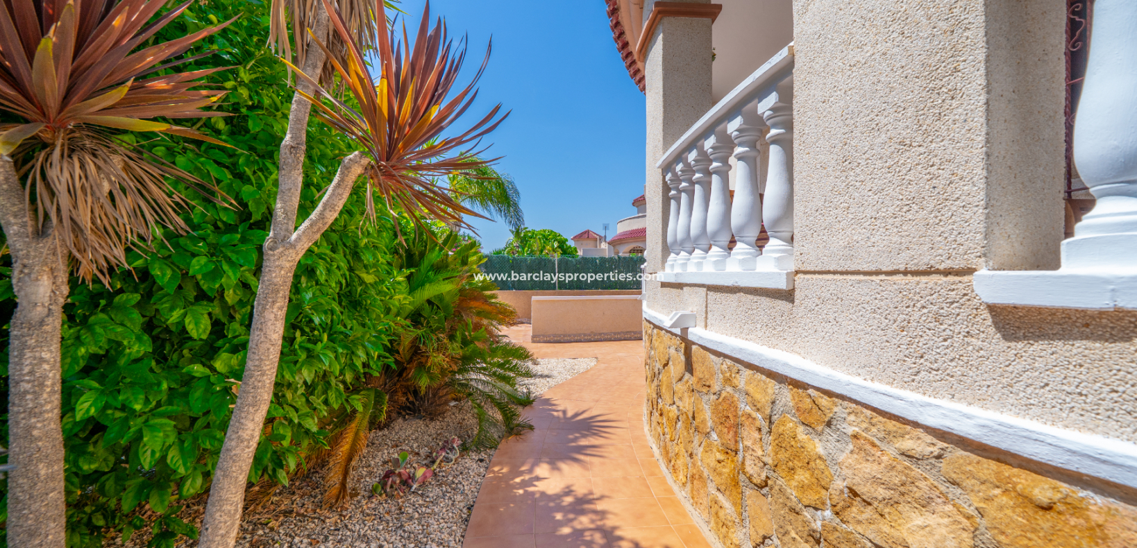 Resale - Detached - Urb. La Marina