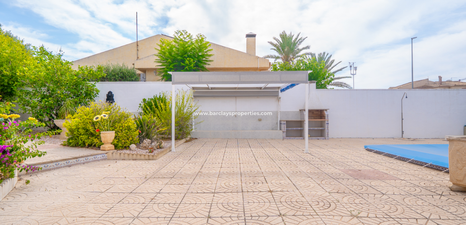 Resale - Detached - Urb. La Marina