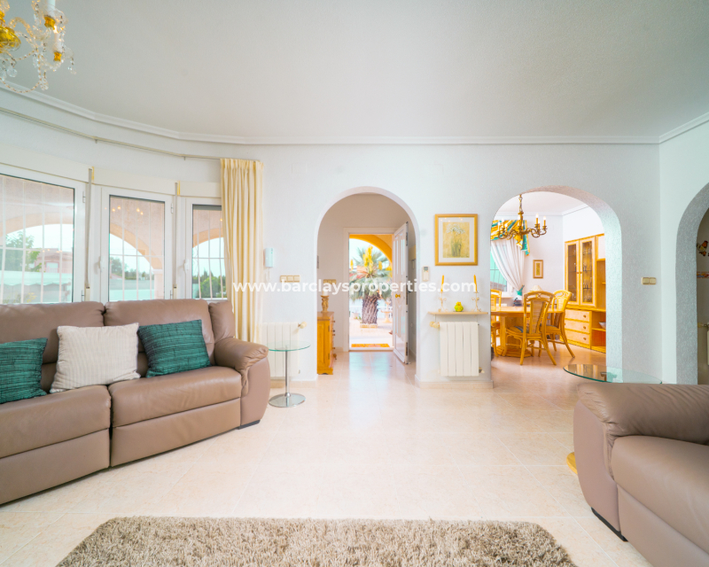 Resale - Detached - Urb. La Marina
