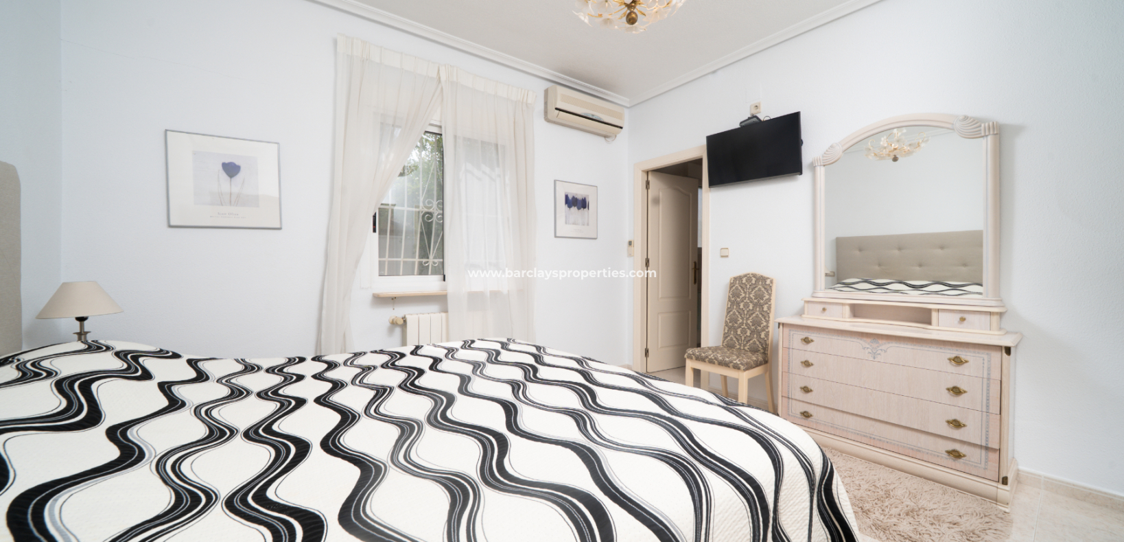 Resale - Detached - Urb. La Marina
