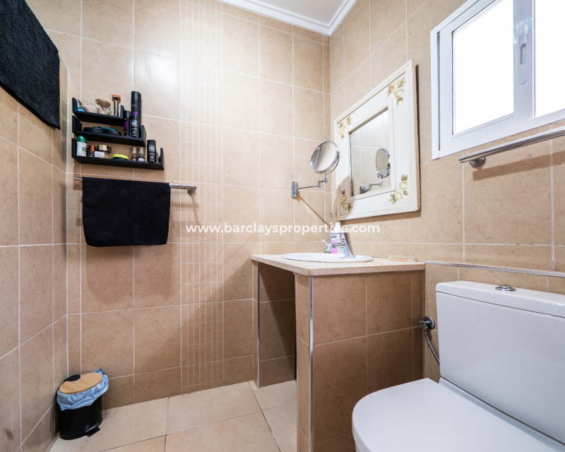 Resale - Detached - Urb. La Marina