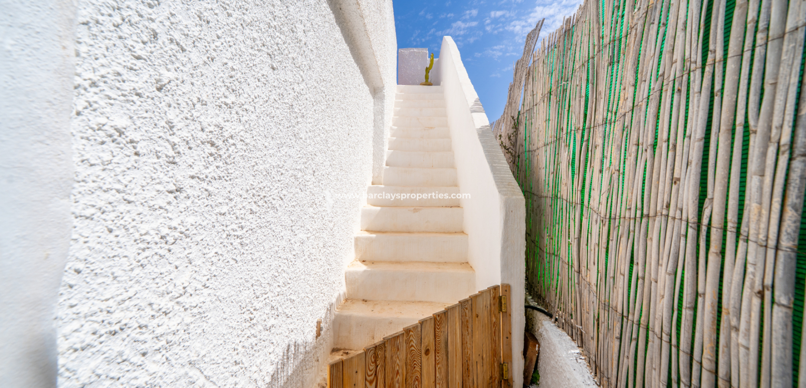 Resale - Detached - Urb. La Marina