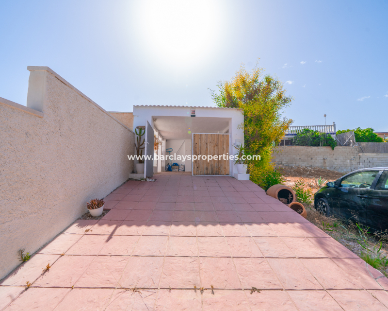 Resale - Detached - Urb. La Marina