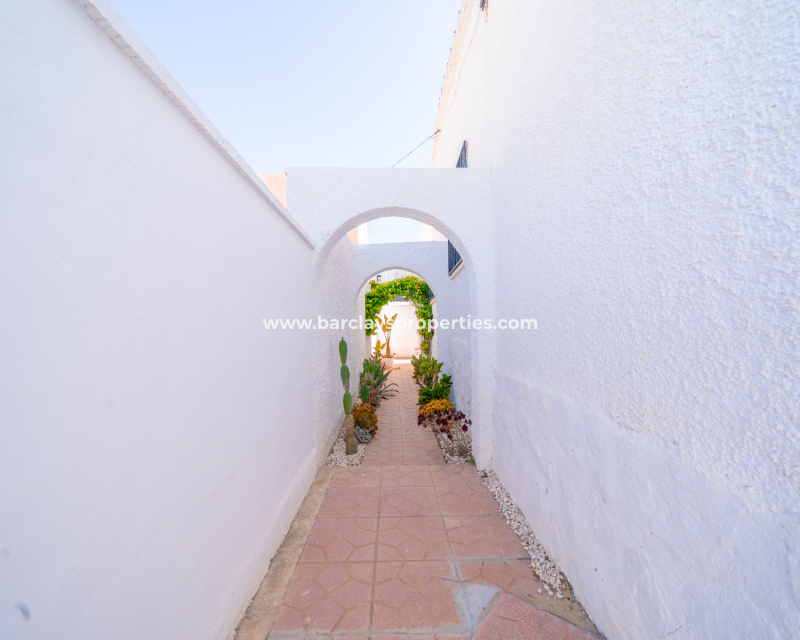 Resale - Detached - Urb. La Marina