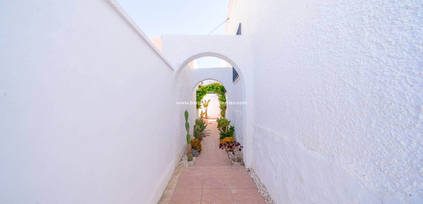 Resale - Detached - Urb. La Marina