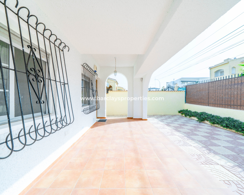Resale - Detached - Urb. La Marina