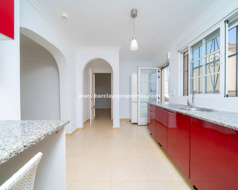 Resale - Detached - Urb. La Marina