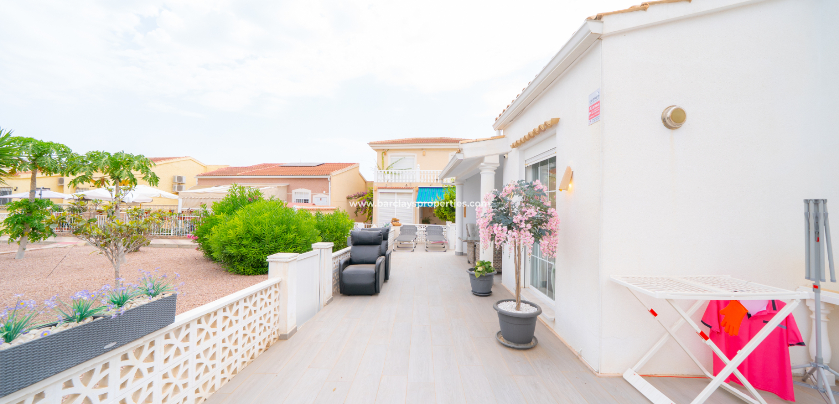 Resale - Detached - Urb. La Marina