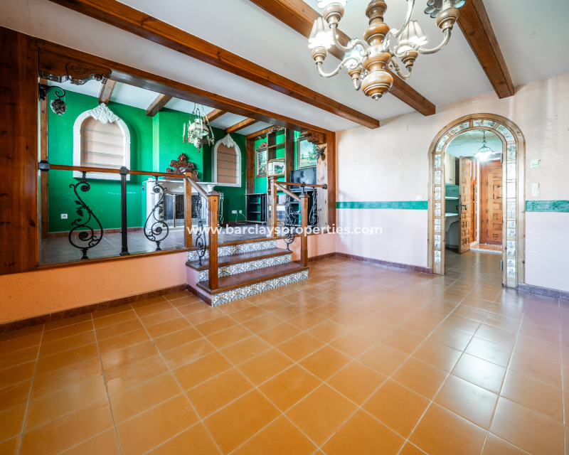 Resale - Detached - Urb. La Marina