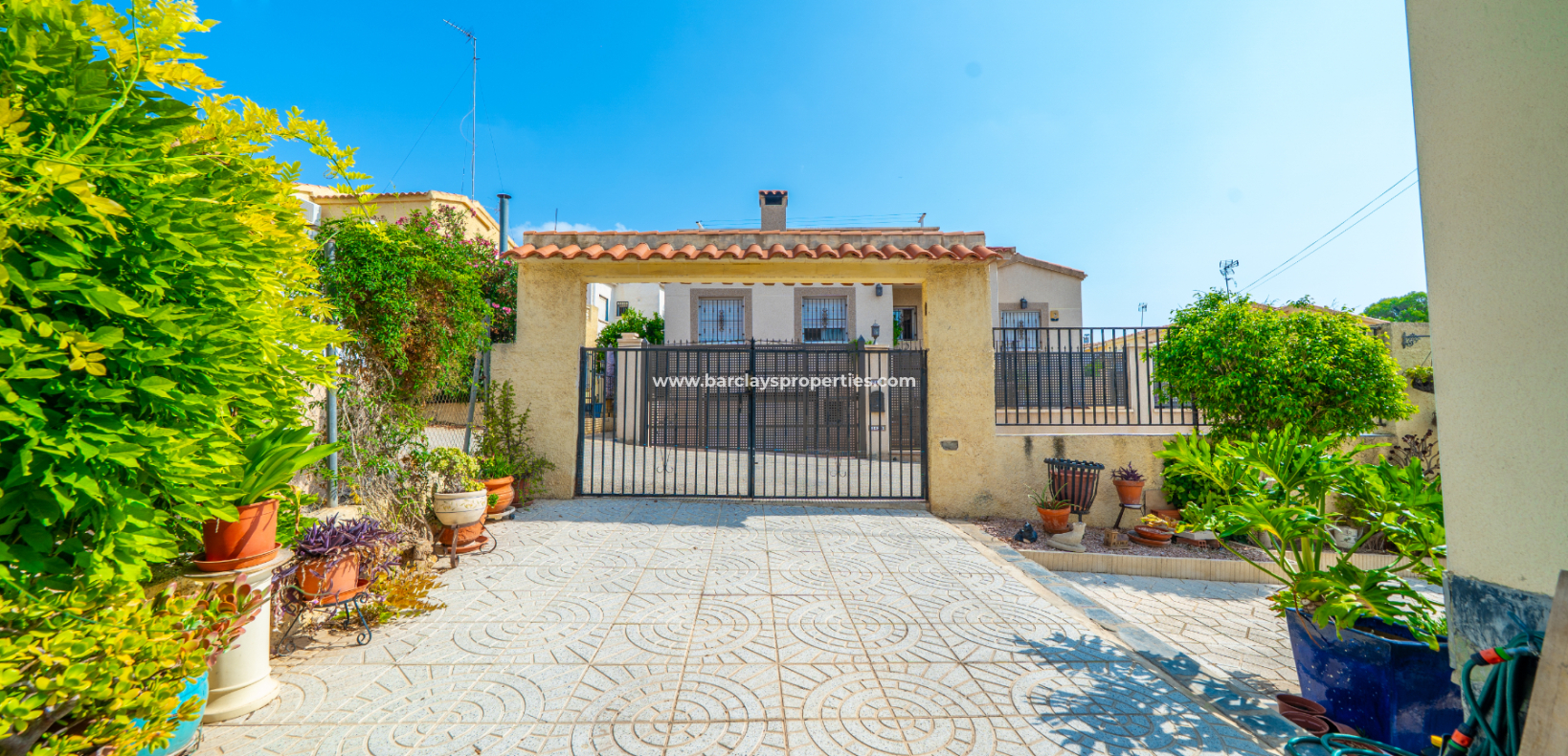 Resale - Detached - Urb. La Marina