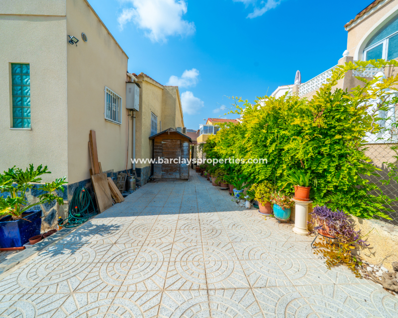 Resale - Detached - Urb. La Marina