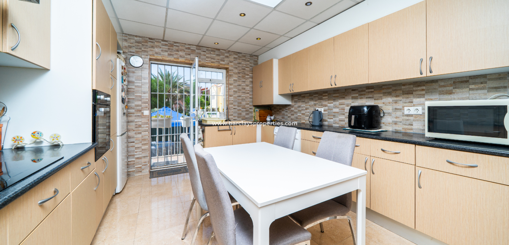 Resale - Detached - Urb. La Marina