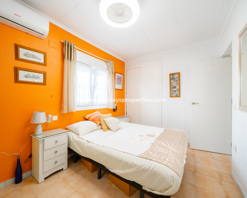 Resale - Detached - Urb. La Marina