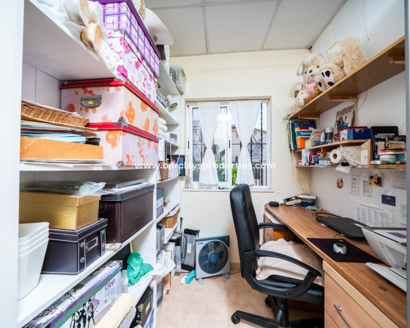 Resale - Detached - Urb. La Marina