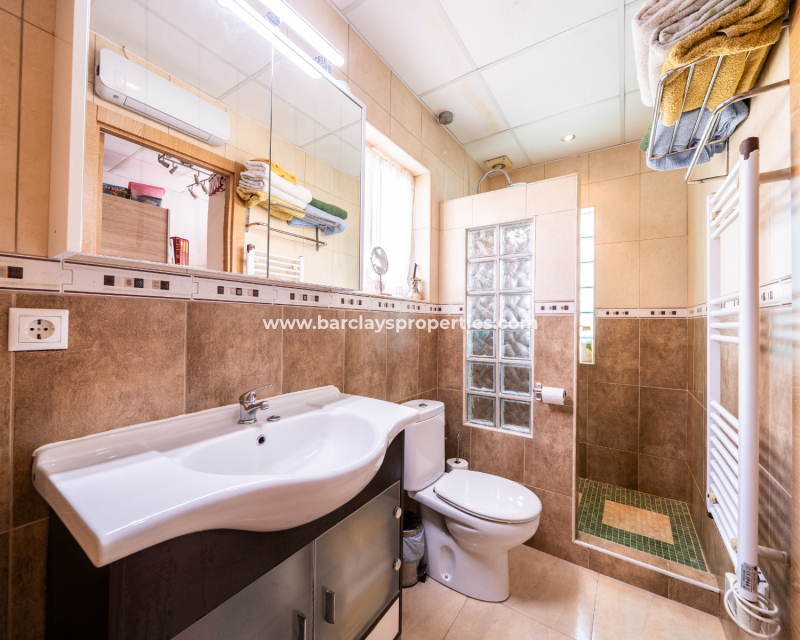 Resale - Detached - Urb. La Marina