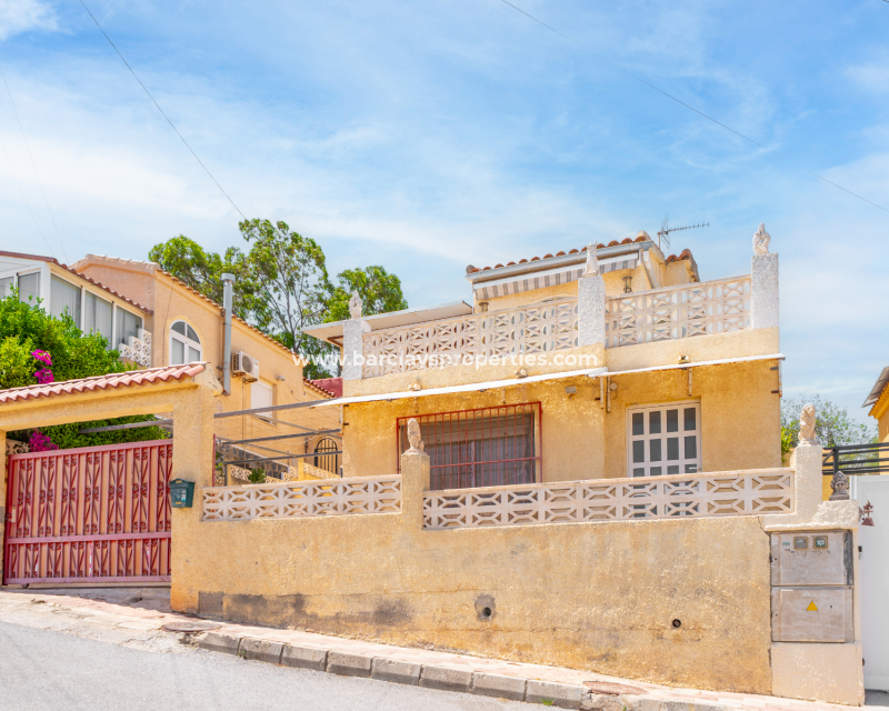 Resale - Detached - Urb. La Marina