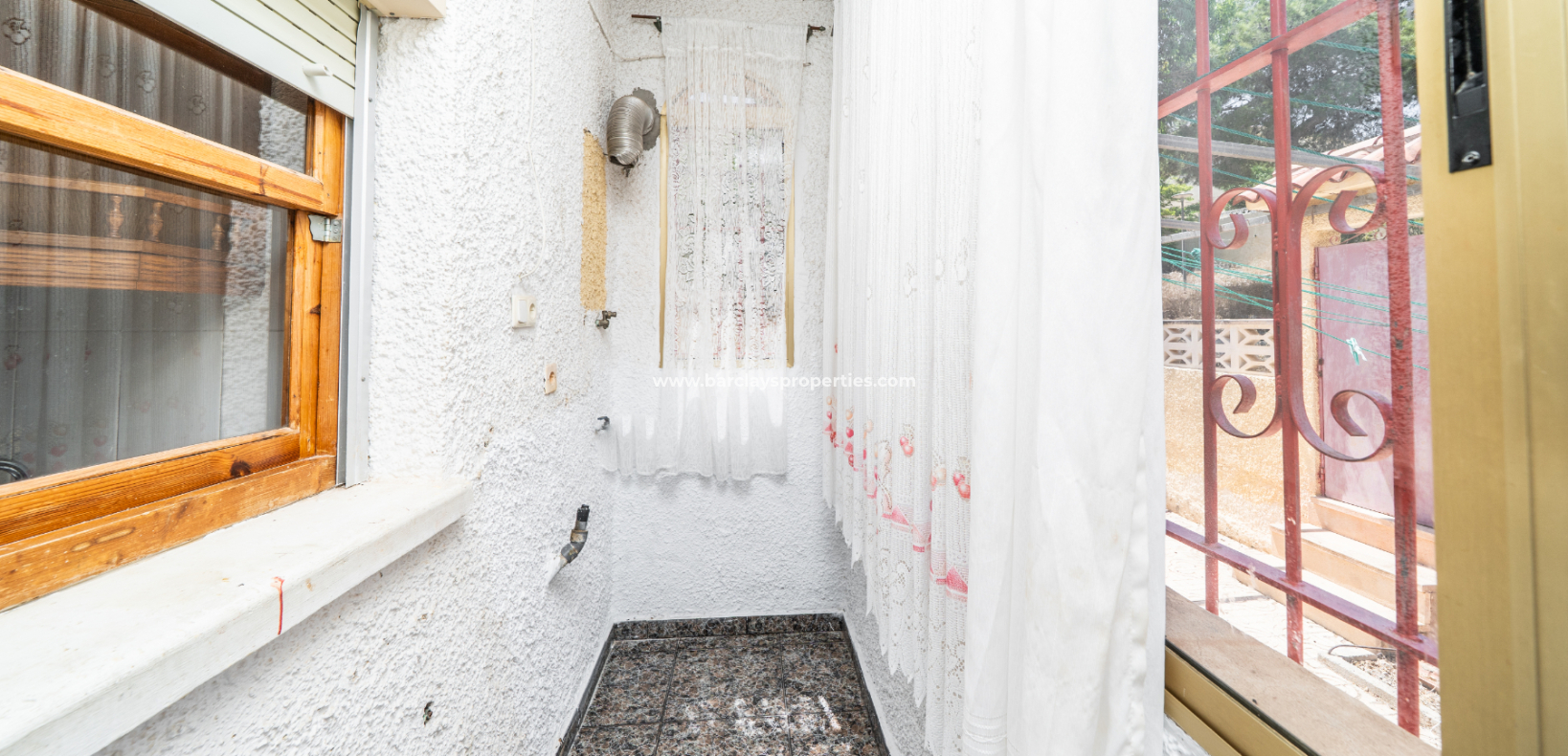 Resale - Detached - Urb. La Marina