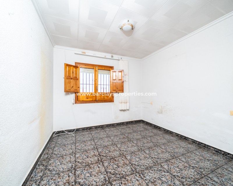 Resale - Detached - Urb. La Marina