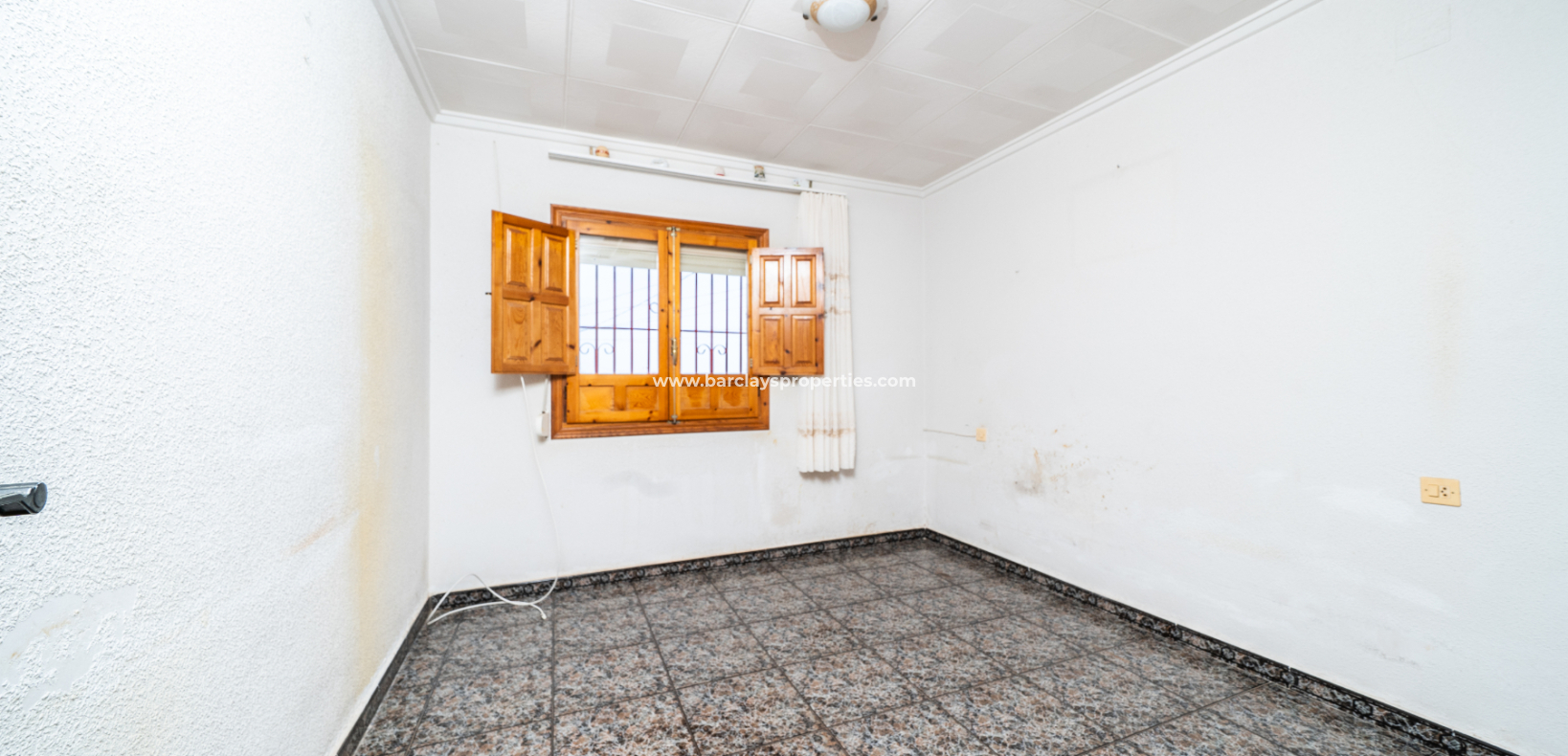 Resale - Detached - Urb. La Marina