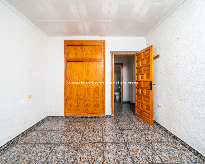 Resale - Detached - Urb. La Marina