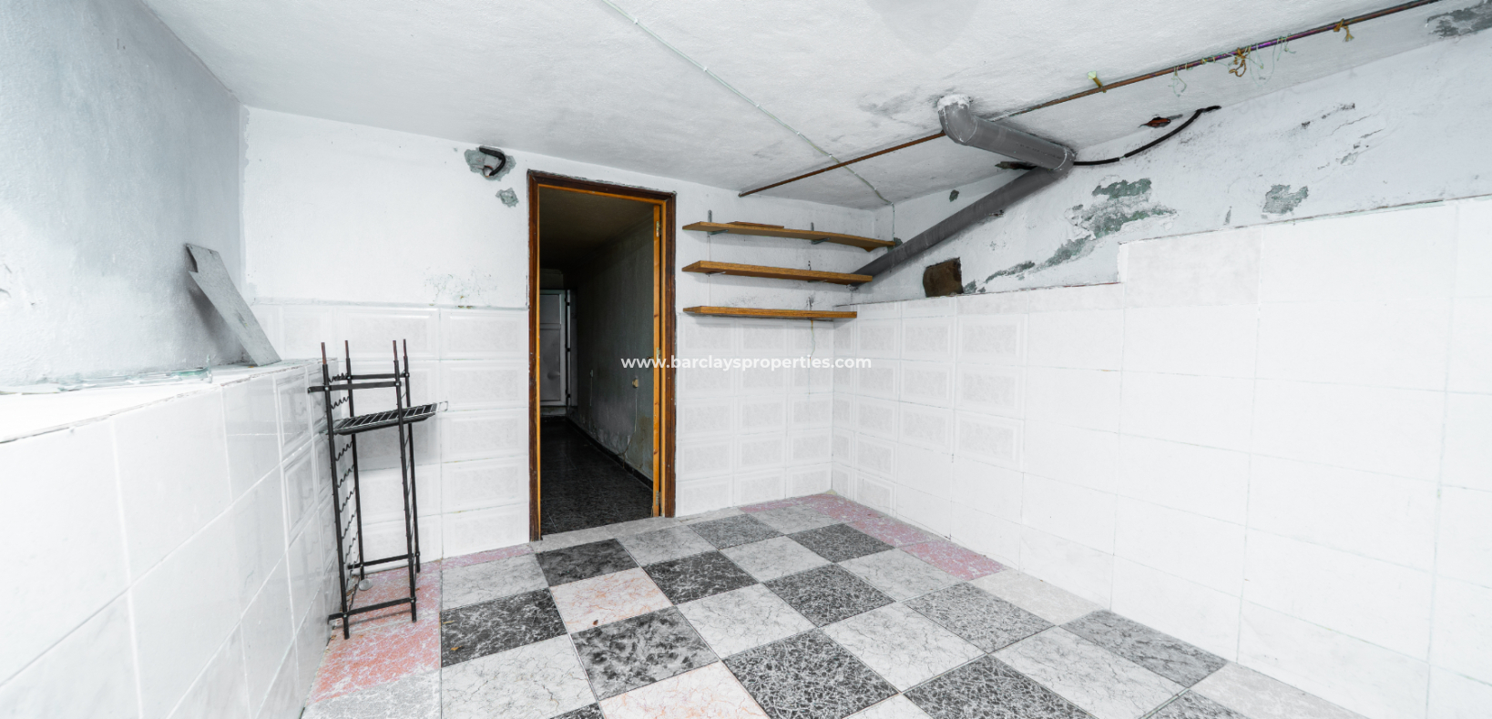 Resale - Detached - Urb. La Marina