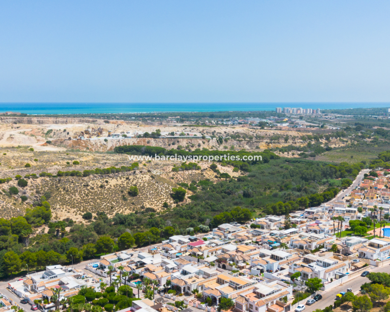 Resale - Detached - Urb. La Marina