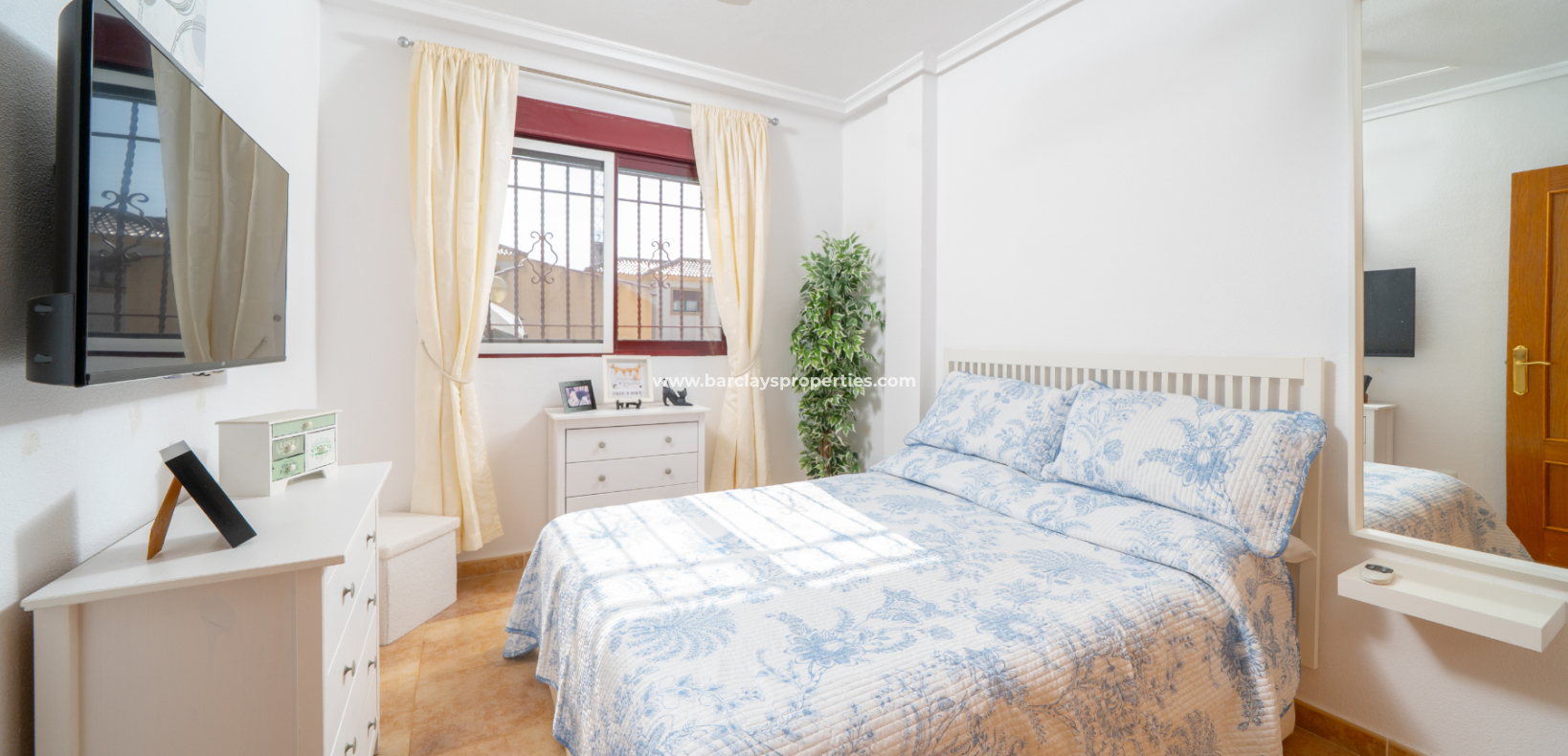 Resale - Detached - Urb. La Marina