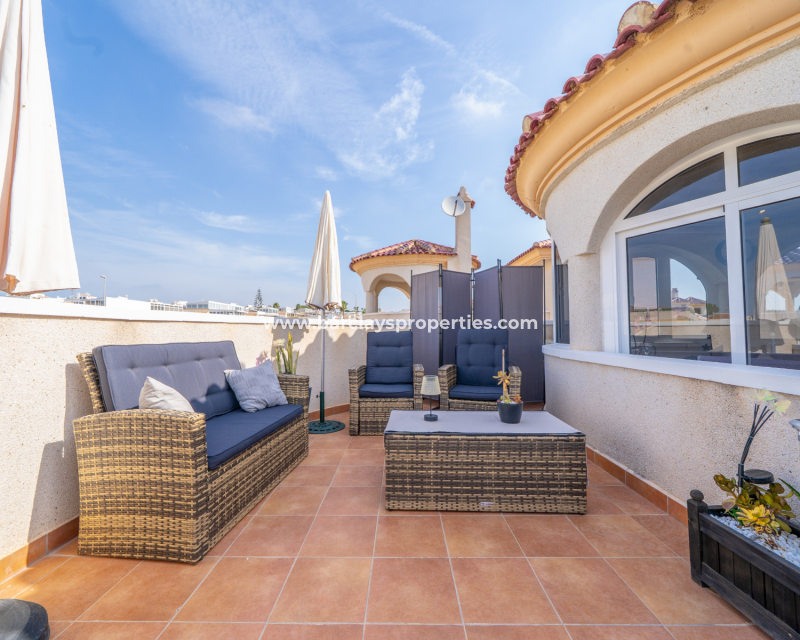 Resale - Detached - Urb. La Marina