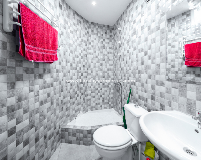 Resale - Detached - Urb. La Marina