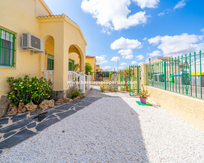 Resale - Detached - Urb. La Marina