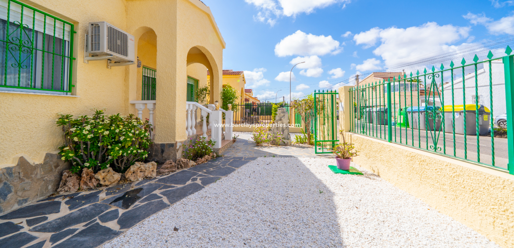 Resale - Detached - Urb. La Marina